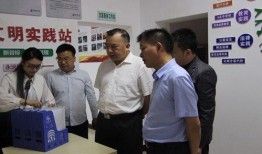 穿进穿越文里吃瓜,揭秘古代宫廷秘闻